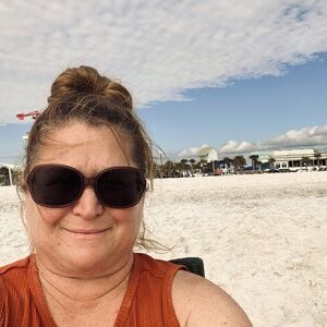 Meet your Posher, Linda